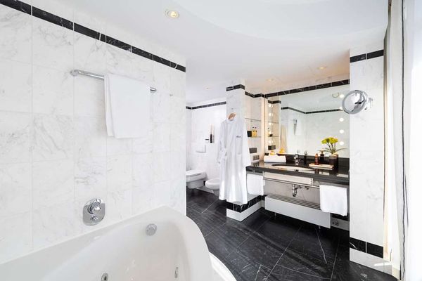 THE MADISON Hotel Hamburg by null