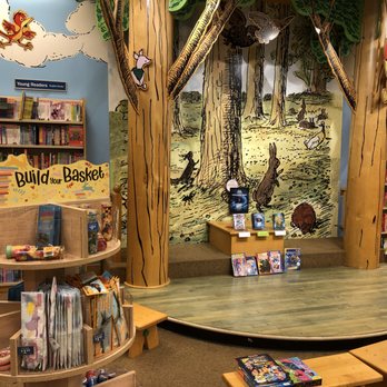 Barnes & Noble - Children section stage - Bookstores Near Me - Fort Myers, Florida