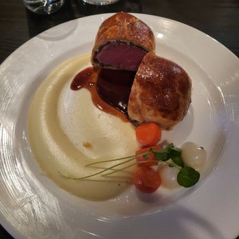 Gordon Ramsay Hell's Kitchen - Beef Wellington - Steakhouses Near Me - Stateline, Nevada Gordon Ramsay Hell's Kitchen - Beef Wellington - Steakhouses Near Me - Stateline, Nevada