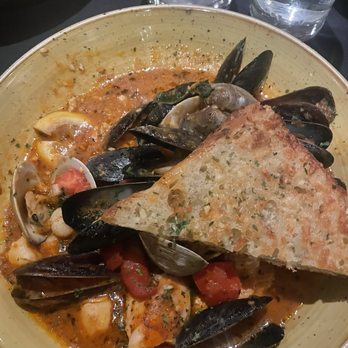Carmel's Bistro Giovanni - Papa's Cioppino - Italian Near Me - Carmel, California Carmel's Bistro Giovanni - Papa's Cioppino - Italian Near Me - Carmel, California