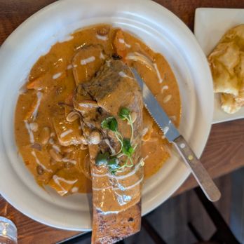 VeLa Brunch & Thai Restaurant - Masaman Short Rib Braised beef with peanut curry, potato, onion, & carrot, served roti bread $28.50 - Breakfast & Brunch Near Me - San Jose, California
