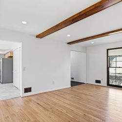 Lee D Home Repairs - Specious family room