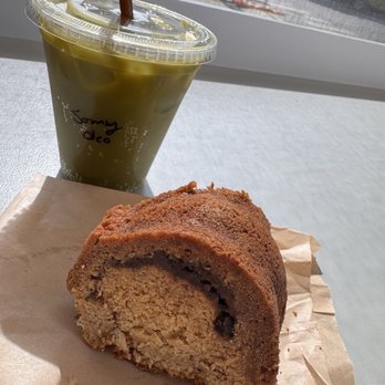 Big Shoulders Coffee - Sonny Oleo and Coffee Cake - Coffee & Tea Near Me - Chicago, Illinois