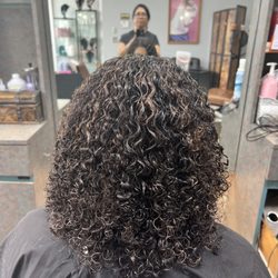 Jay's Beauty Salon - Curling