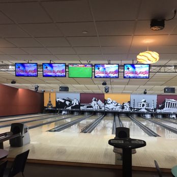 Eats and Crafts - Bars Near Me - Troy, Michigan