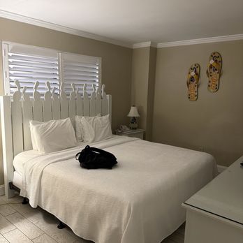 Shell Island Resort - Bedroom - Hotels Near Me - Wrightsville Beach, North Carolina Shell Island Resort - Bedroom - Hotels Near Me - Wrightsville Beach, North Carolina