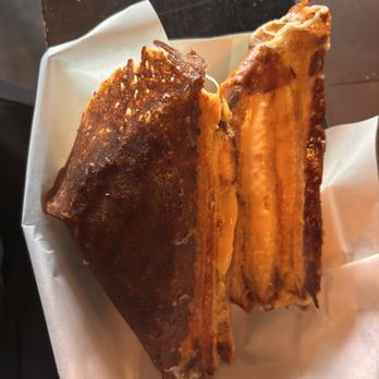 Butter's Burgers - Grilled cheese sandwich is stellar - Burgers Near Me - Napa, California