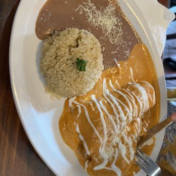 Cafe De Olla - Chicken Enchiladas Suizas - American Near Me - Burbank, California Cafe De Olla - Chicken Enchiladas Suizas - American Near Me - Burbank, California