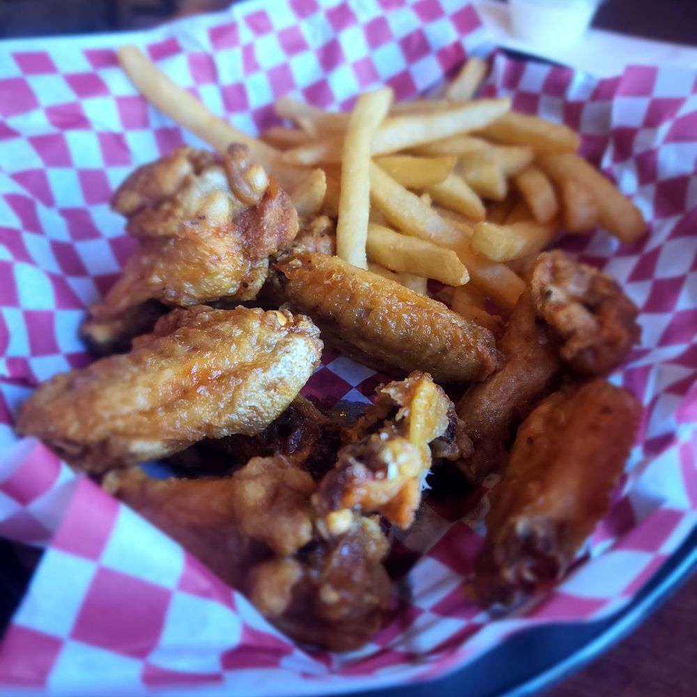 Halbenaro hot wings, great flavor, great heat Halbenaro hot wings, great flavor, great heat
