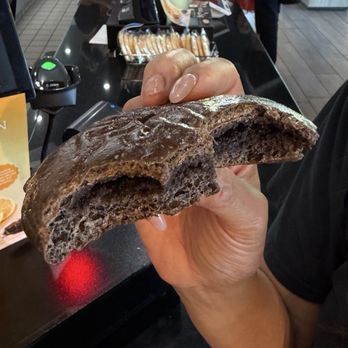 85°C Bakery Cafe-Concord - Choco Bun - so flat now and dry edges? Did they change the recipe? Use to be like the texture of the milk bun. - Bakeries Near Me - Concord, California