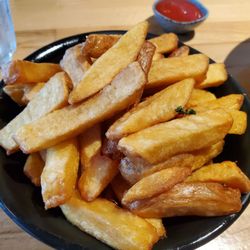 Fishmongers - Hand cut in the restaurant chips: Excellent!