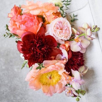 Do it Paris Way - Bridal bouquet - Wedding Planning Near Me Do it Paris Way - Bridal bouquet - Wedding Planning Near Me