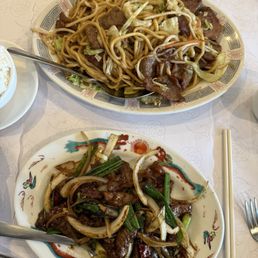Beef chow mein and lunch Mongolian beef Beef chow mein and lunch Mongolian beef