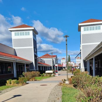 Wrentham Village Premium Outlets - Shopping Centers Near Me - Wrentham, Massachusetts
