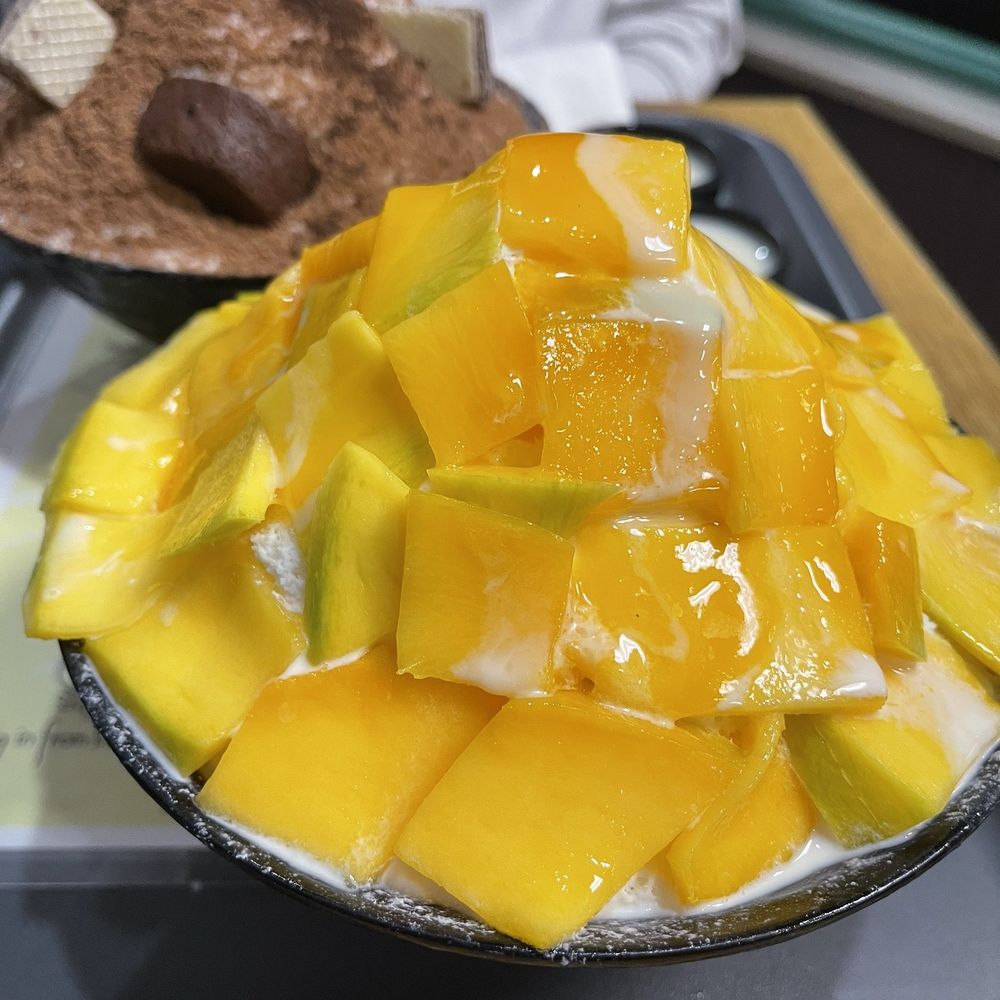 Snow Bowl - mango bingsoo - Bubble Tea Near Me - Newark, California Snow Bowl - mango bingsoo - Bubble Tea Near Me - Newark, California