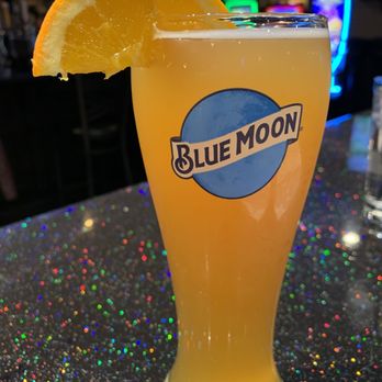 HMD Bar & Grill - Blue moon ice cold only $6 - Bars Near Me - Chicago Ridge, Illinois HMD Bar & Grill - Blue moon ice cold only $6 - Bars Near Me - Chicago Ridge, Illinois