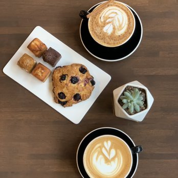 Cafe An’Clair - Fairview - a cup of coffee and a muffin - Cafes Near Me - Seattle, Washington