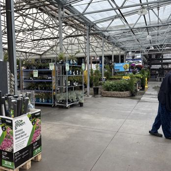 Lowe's Home Improvement - Flowers - Hardware Stores Near Me - Hawthorne, California