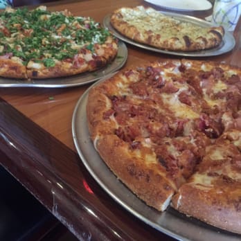 Uncle Tony's - Garlic cheese bread and bacon pizza and bqq chicken pizza!! - Italian Near Me - Valley Glen, California Uncle Tony's - Garlic cheese bread and bacon pizza and bqq chicken pizza!! - Italian Near Me - Valley Glen, California