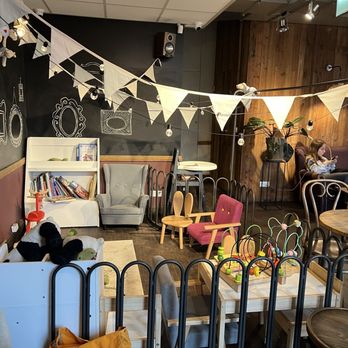 Green Caffè Nero - Kid play area - Coffee & Tea Near Me - Warsaw, MZ Green Caffè Nero - Kid play area - Coffee & Tea Near Me - Warsaw, MZ