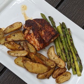 Kafe Kokopelli - Grouper, fingerling potatoes, and asparagus - New American Near Me - Dade City, Florida