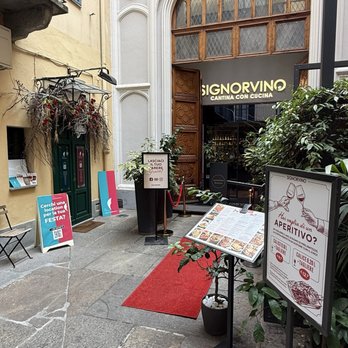 Signorvino - Front entrance. - Wine Bars Near Me - Torino, TO Signorvino - Front entrance. - Wine Bars Near Me - Torino, TO