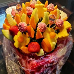 Edible Arrangements - Fruit bouquet