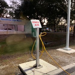 Chevron - Only place around that gives free air!!!!