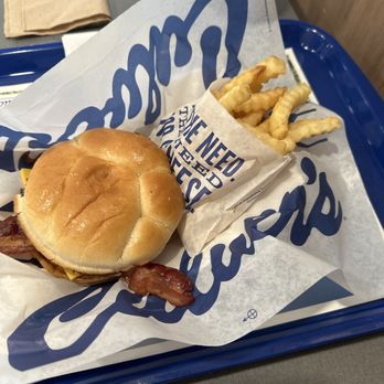 Culver’s - Bacon cheeseburger - Fast Food Near Me - LaBelle, Florida