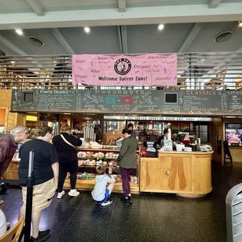 Top Pot Doughnuts - Bakeries Near Me - Seattle, Washington Top Pot Doughnuts - Bakeries Near Me - Seattle, Washington