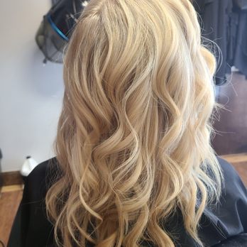 iveth Hair studio - New blonde! - Hair Stylists Near Me - Dallas, Texas