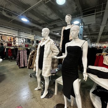 FASHION Q - Updated May 2026 - 66 Photos & 41 Reviews - 400 S Baldwin Ave,  Arcadia, California - Women's Clothing - Phone Number - Yelp