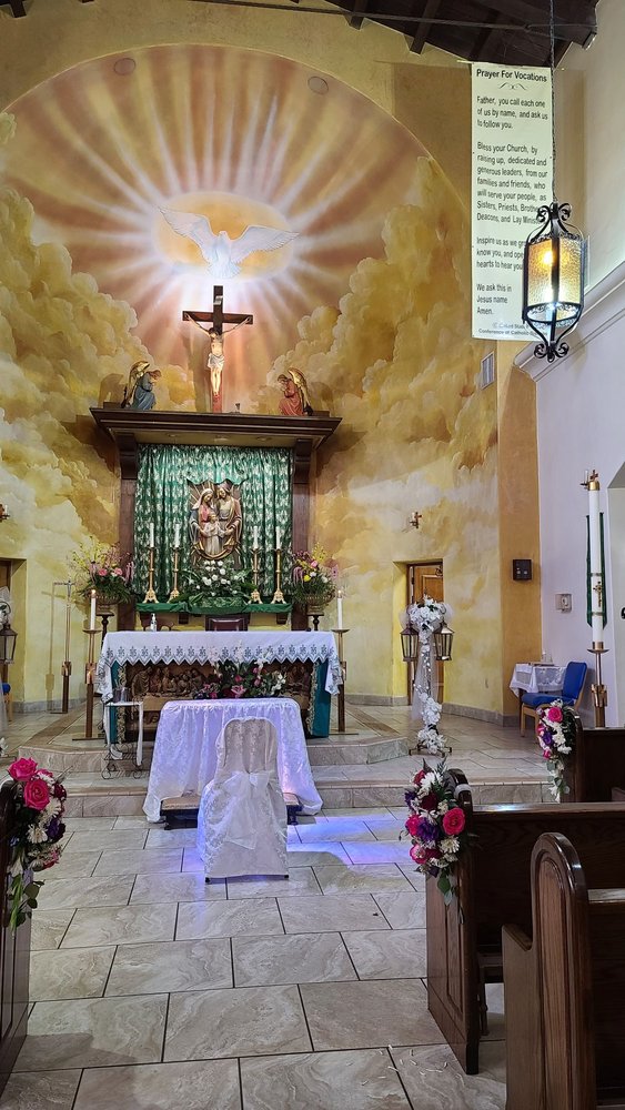 HOLY FAMILY CHURCH Updated May 2024 18 Photos 1011 E L St