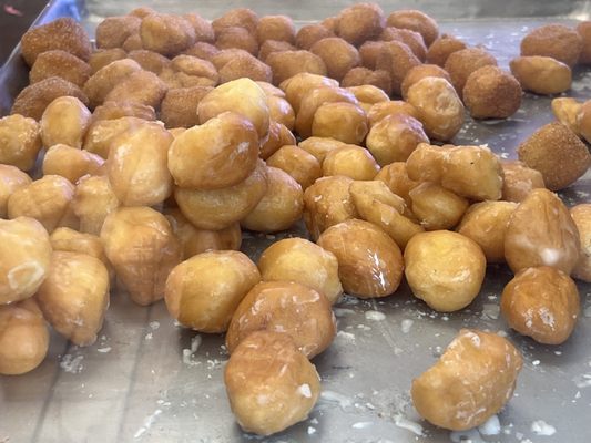 Puffy Cream Donuts Plus by null