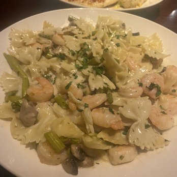 Bahama Breeze - Jerk Shrimp Pasta-- bland - Bars Near Me - Virginia Beach, Virginia
