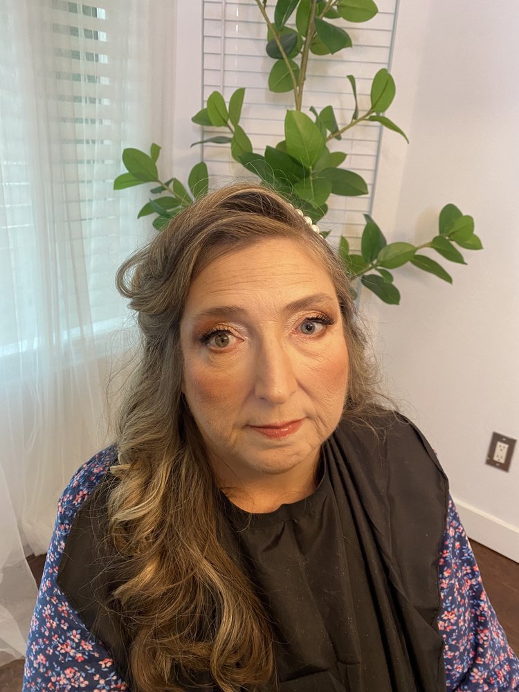 DAISY BEAUTIFUL HAIR AND MAKEUP Oxnard, California Makeup Artists