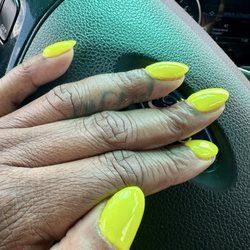 Pretty Nails & Spa - Dip powder on natural nails by Fatima.