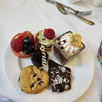 The Circle at The Breakers - Breakfast & Brunch Near Me - Palm Beach, Florida