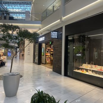 Lush - Cosmetics & Beauty Supply Near Me - Bloomington, Minnesota