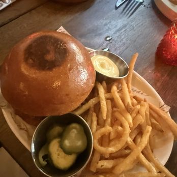 Virginia's - Burger Kit - American Near Me - New York, New York Virginia's - Burger Kit - American Near Me - New York, New York