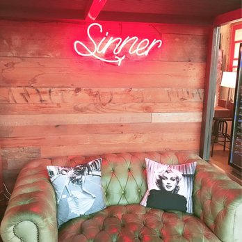 Paramour - Cocktail Bars Near Me - San Antonio, Texas