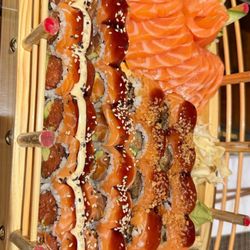 echtasien - Lachs Sashimi, Crispy Duck Roll, Crunchy Unagi Roll, Lady Crazy Roll, Moment to Remember Roll, Unique Lady Roll