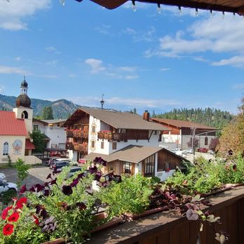 Solstice Suites - Summer Suite - Hotels Near Me - Leavenworth, Washington Solstice Suites - Summer Suite - Hotels Near Me - Leavenworth, Washington