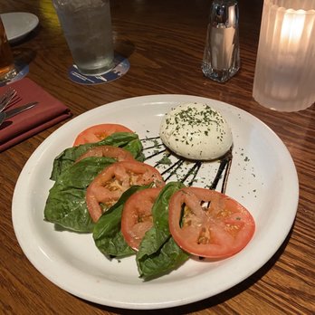 Il Vinaio - Burrata Caprese Dinner - New American Near Me - Mesa, Arizona Il Vinaio - Burrata Caprese Dinner - New American Near Me - Mesa, Arizona