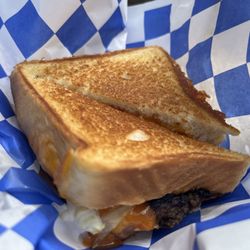 Cheezylicious Food Truck - CheezyBurger Melt