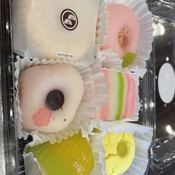 Fugetsu-Do - Candy Stores Near Me - Los Angeles, California