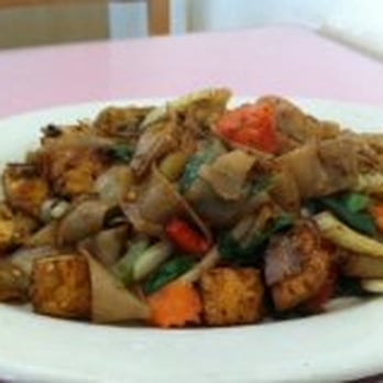 Thai Kitchen - Vegetarian Pad Kee Mao with Tofu. - Thai Near Me - Irvine, California Thai Kitchen - Vegetarian Pad Kee Mao with Tofu. - Thai Near Me - Irvine, California