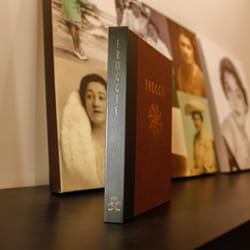 Memento Press - Bespoke books, from design to production. Give exactly the right gift, for today & future generations, working with Memento Press