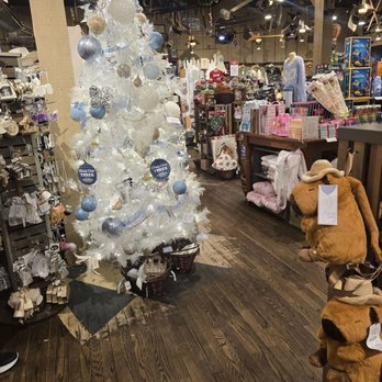 Cracker Barrel Old Country Store - Breakfast & Brunch Near Me - Shawnee, Oklahoma