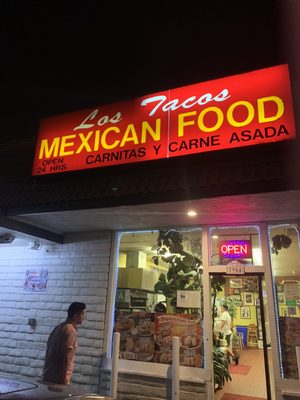 Los Tacos by null